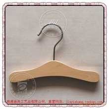 實木寵物衣架促銷：低價批發，專為愛寵設計