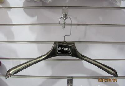 供應(yīng)寵物衣架，廠家直銷，量大從優(yōu)，歡迎來(lái)電批發(fā)